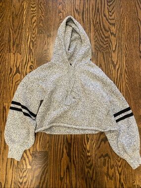 Onzie Heather Gray Cropped Hoodie with Black Sleeve Stripes